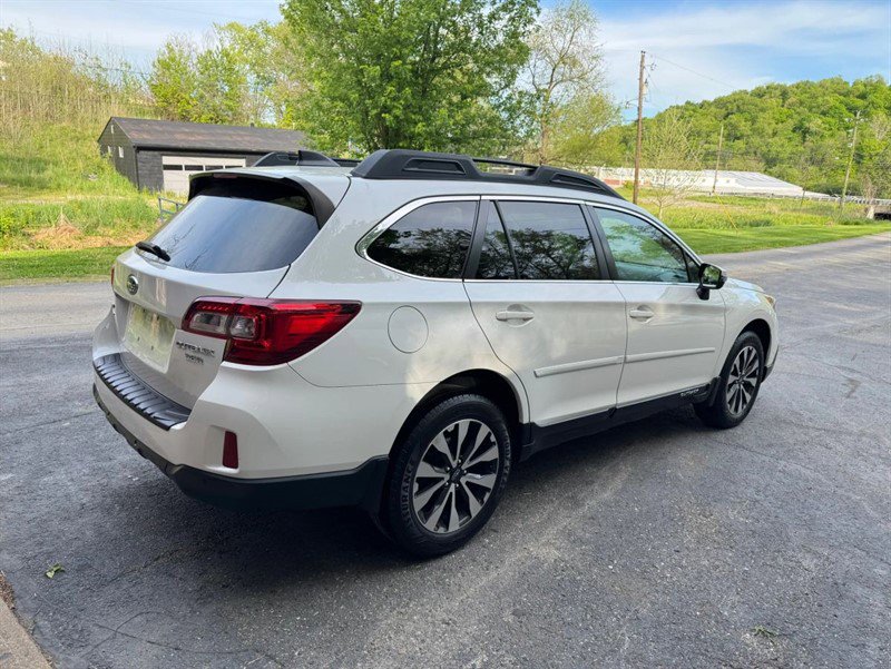 Used 2017 Subaru Outback 3.6R Limited AWD/4WD image 4