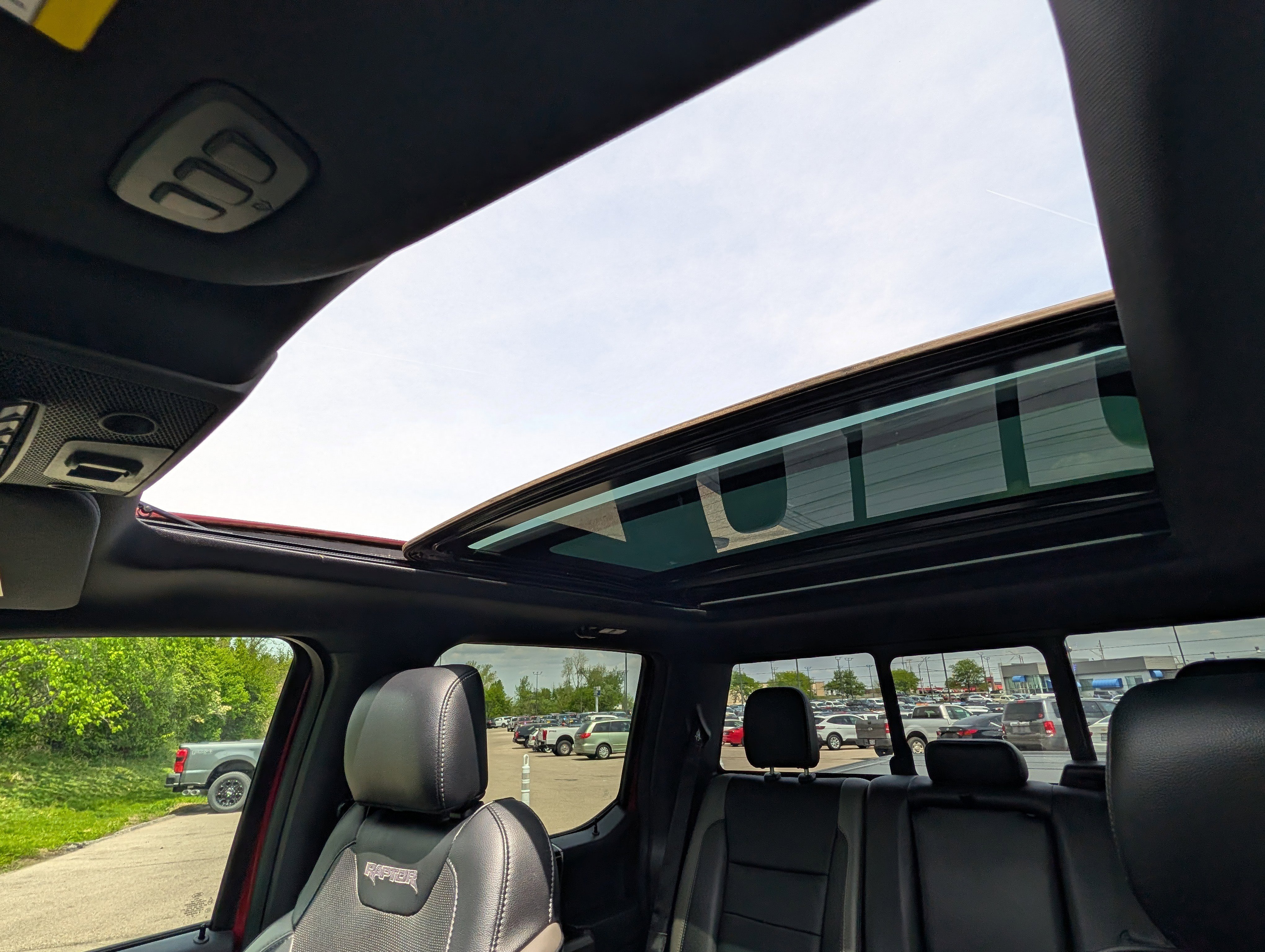 Used 2018 Ford F150 Raptor w/ Equipment Group 802A Luxury AWD/4WD image 31