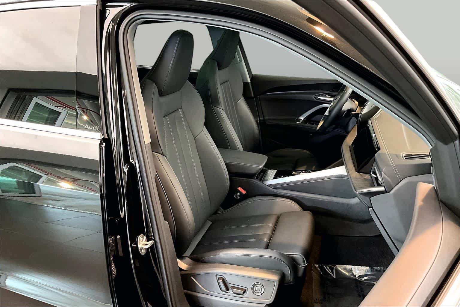 Certified 2025 Audi Q5 Premium w/ Premium Plus AWD/4WD image 9