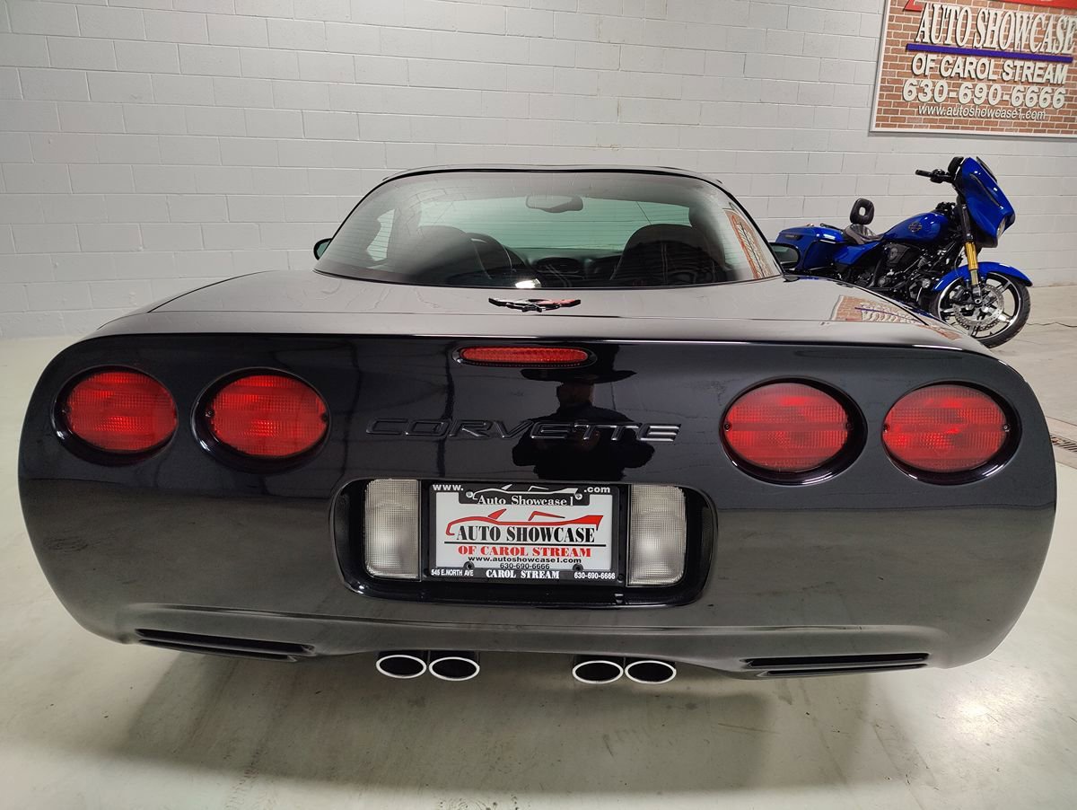 Used 2004 Chevrolet Corvette Coupe w/ Preferred Equipment Group image 9