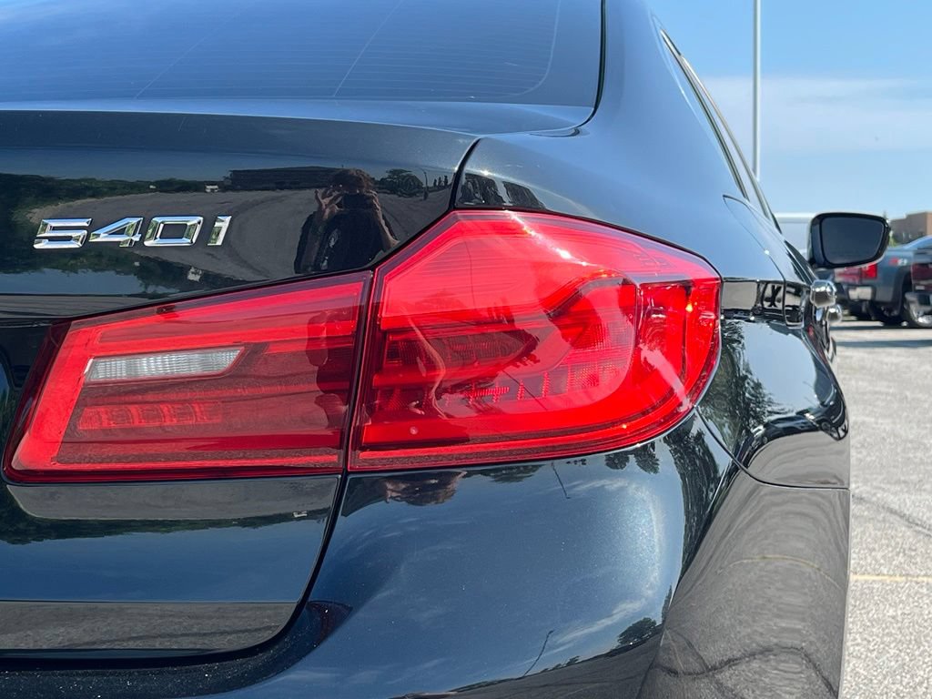 Used 2018 BMW 540i xDrive AWD/4WD image 12