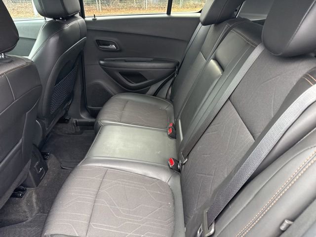 Used 2021 Chevrolet Trax LT w/ LT Convenience Package image 9