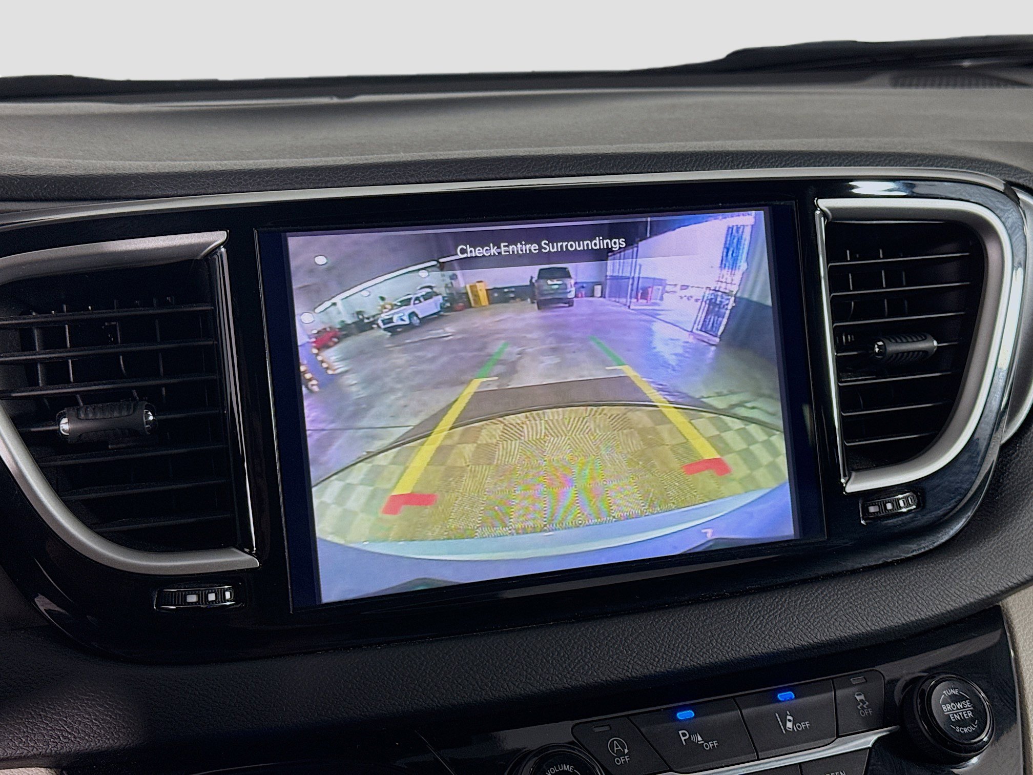 Used 2024 Chrysler Pacifica Touring-L image 19