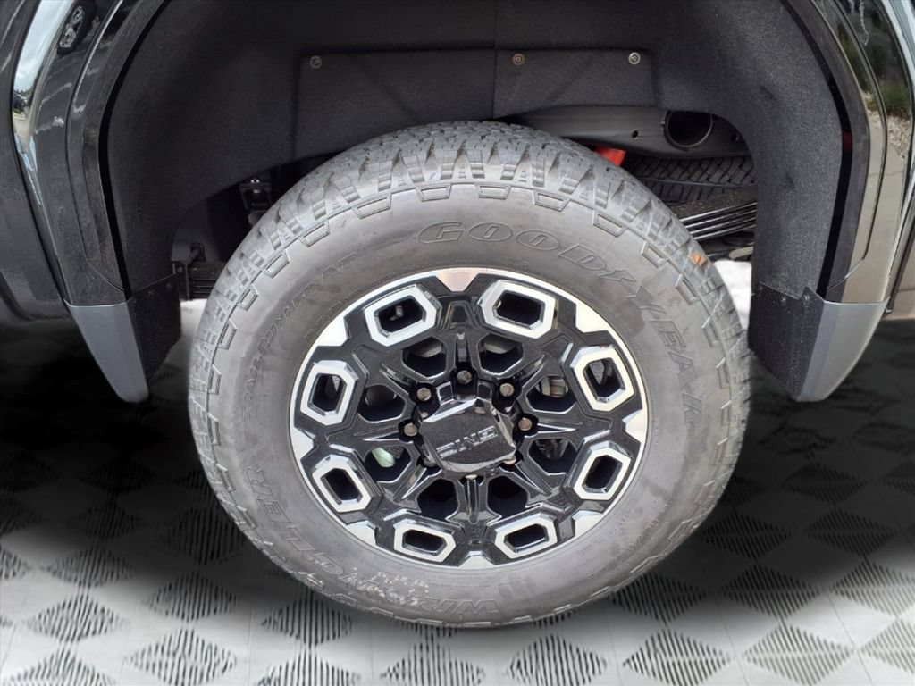 New 2026 GMC Sierra 2500 Denali w/ Denali Reserve Package AWD/4WD image 9