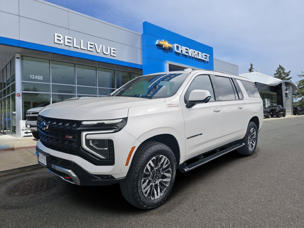 Used 2025 Chevrolet Suburban Z71 AWD/4WD image 3