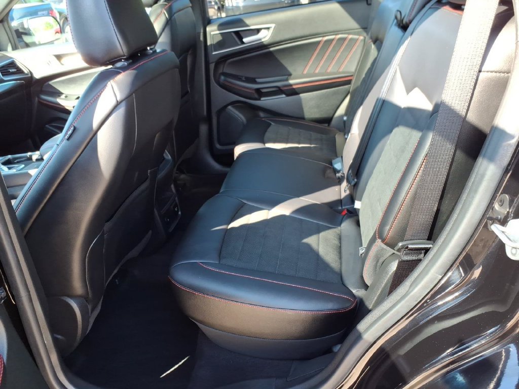Used 2023 Ford Edge ST-Line AWD/4WD image 12