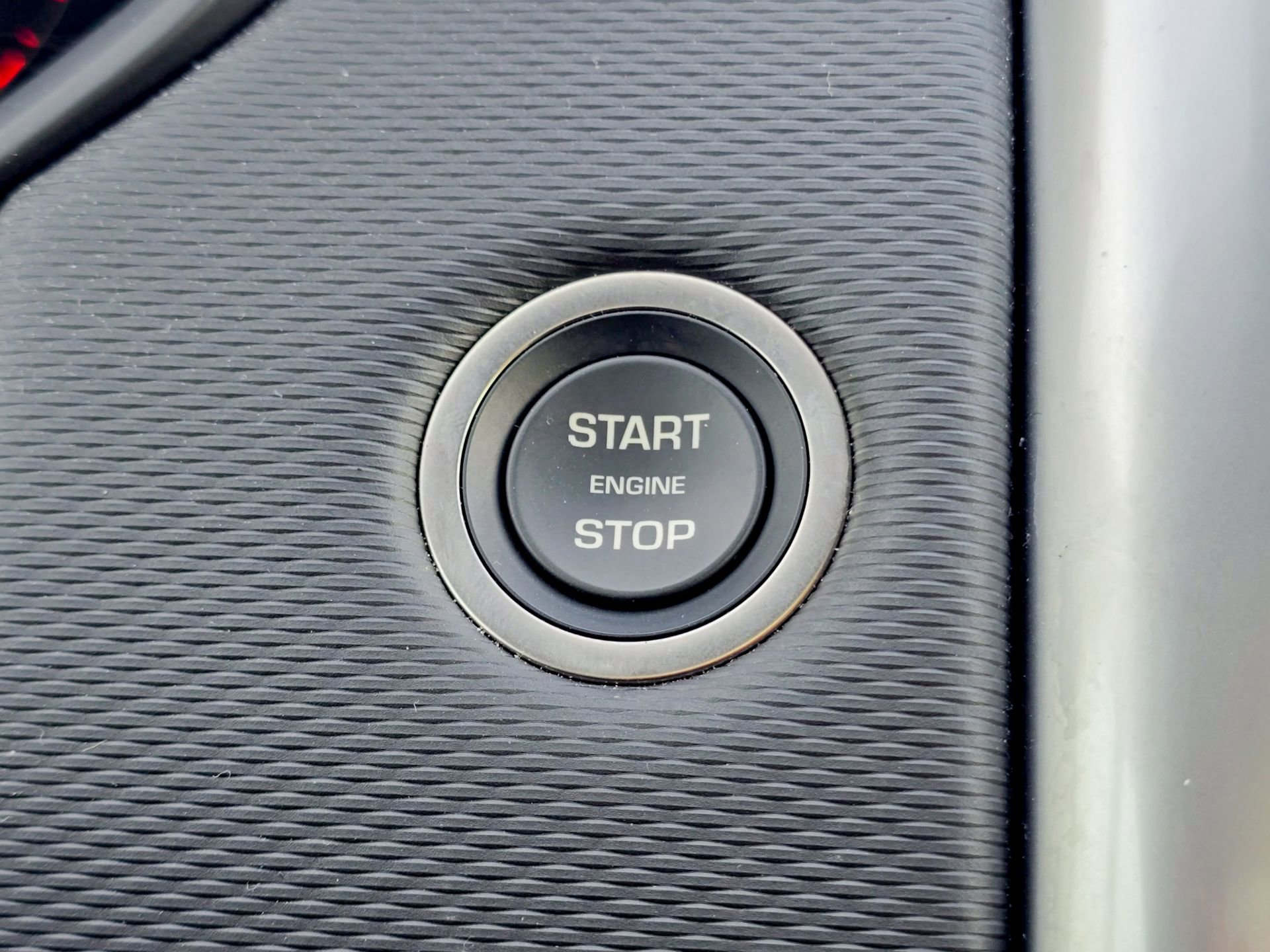 Used 2025 Land Rover Discovery Dynamic SE image 21