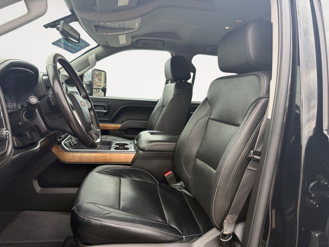 Used 2018 Chevrolet Silverado 2500 LTZ w/ LTZ Plus Package image 2