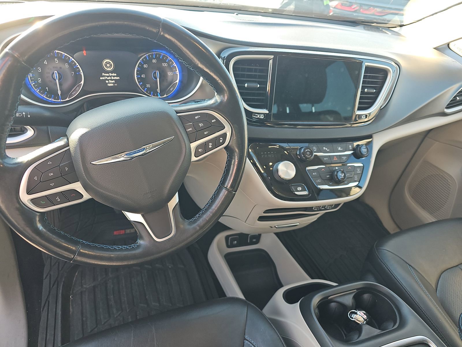 Used 2021 Chrysler Pacifica Touring-L image 15