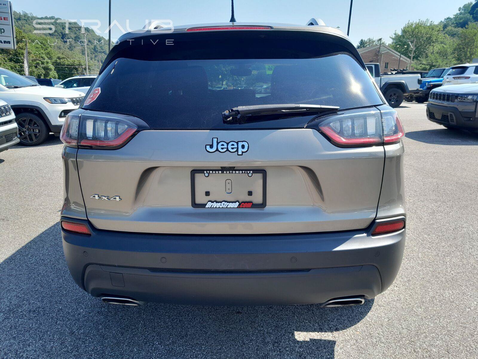 Used 2020 Jeep Cherokee Latitude Lux w/ Quick Order Package 26H Lux AWD/4WD image 6