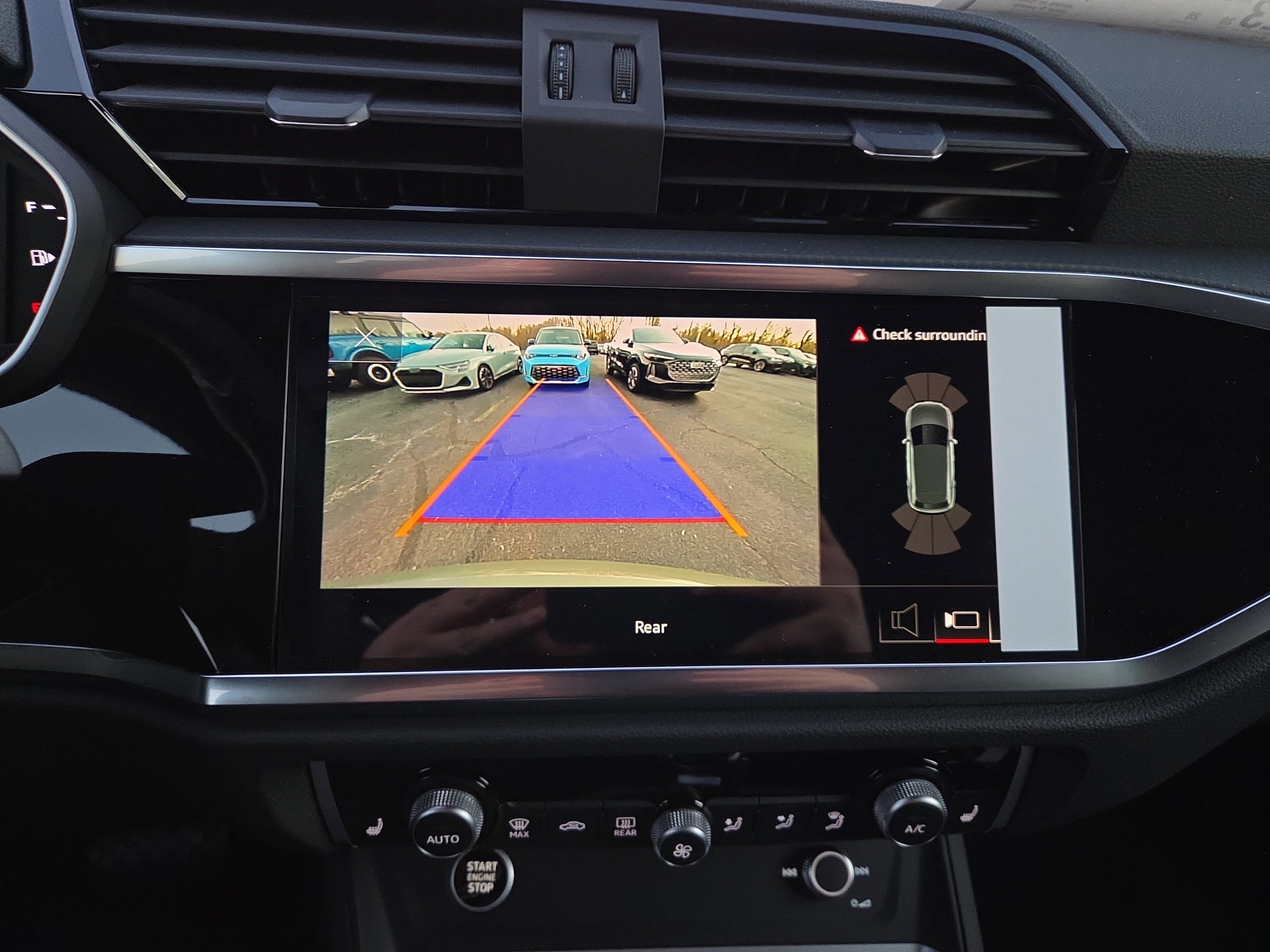 New 2025 Audi Q3 2.0T Premium image 10