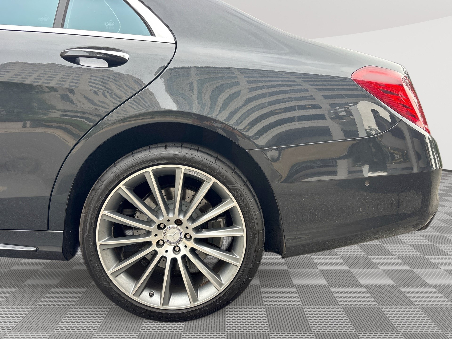 Used 2016 Mercedes-Benz S 550 Sedan image 29