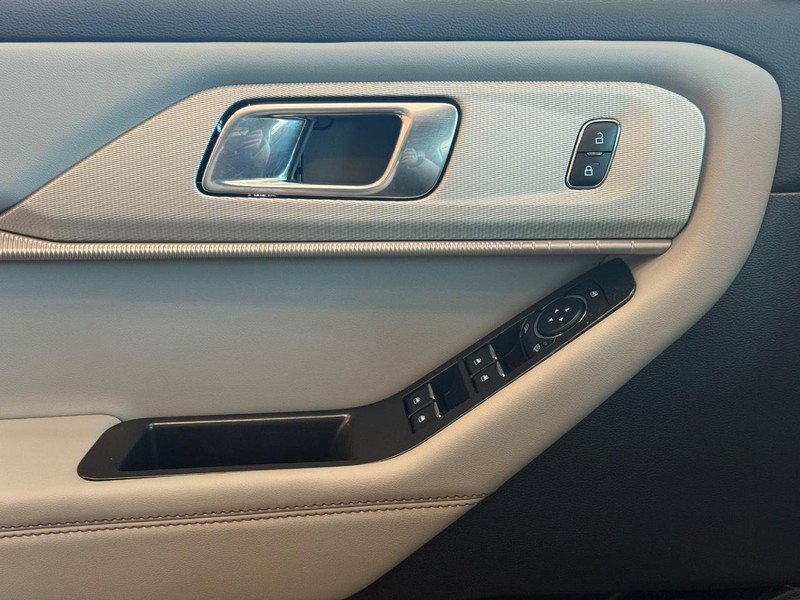 New 2026 Ford Explorer Active w/ Active Comfort Package image 24