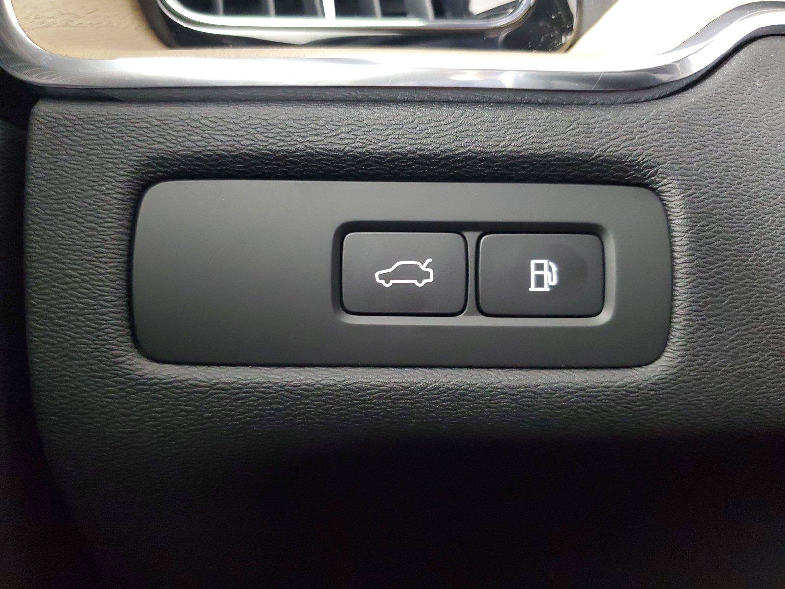 New 2026 Volvo XC60 T8 Plus w/ Protection Package Premier AWD/4WD image 35