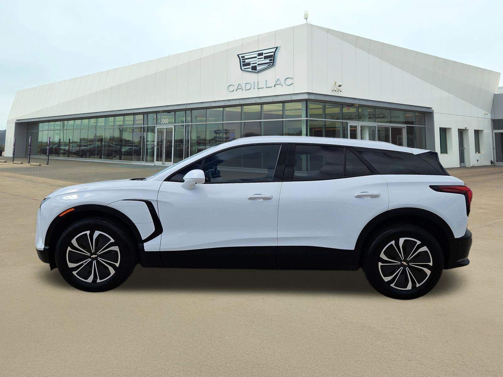 Used 2024 Chevrolet Blazer EV LT AWD/4WD image 3