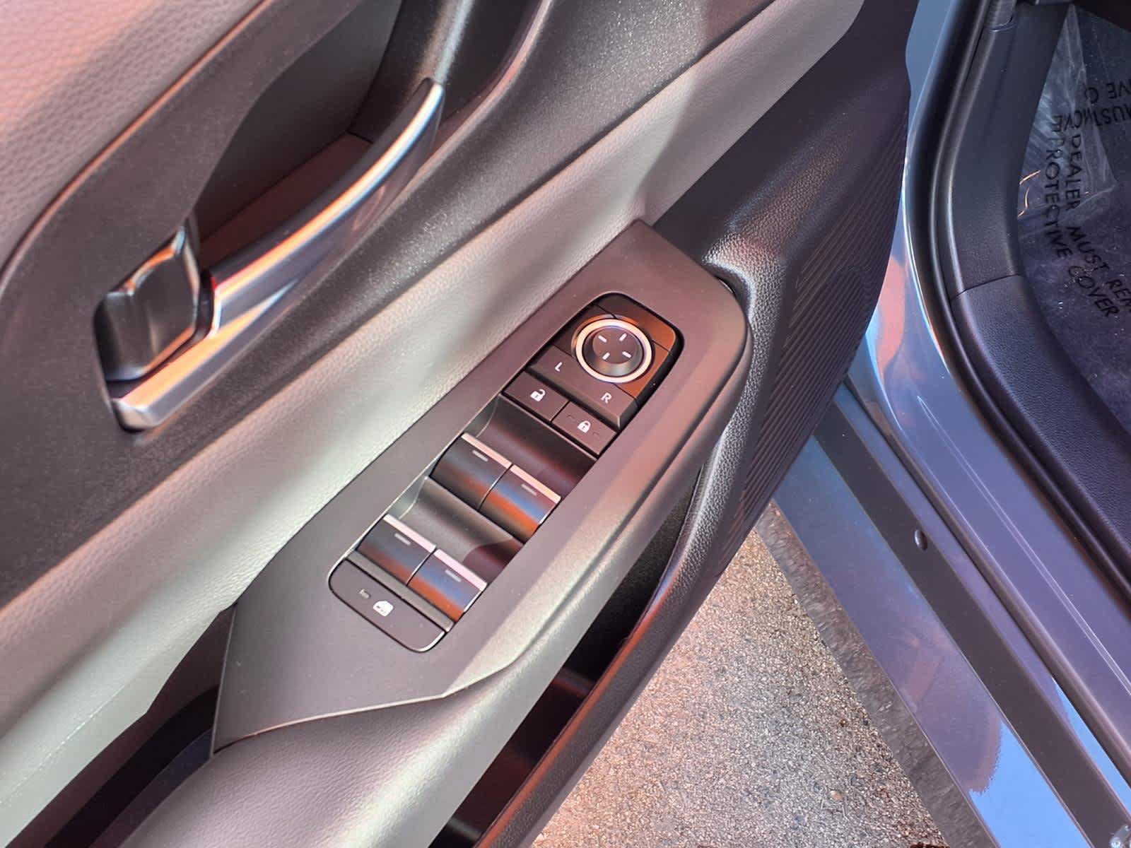 Certified 2025 Toyota Prius XLE FWD image 15
