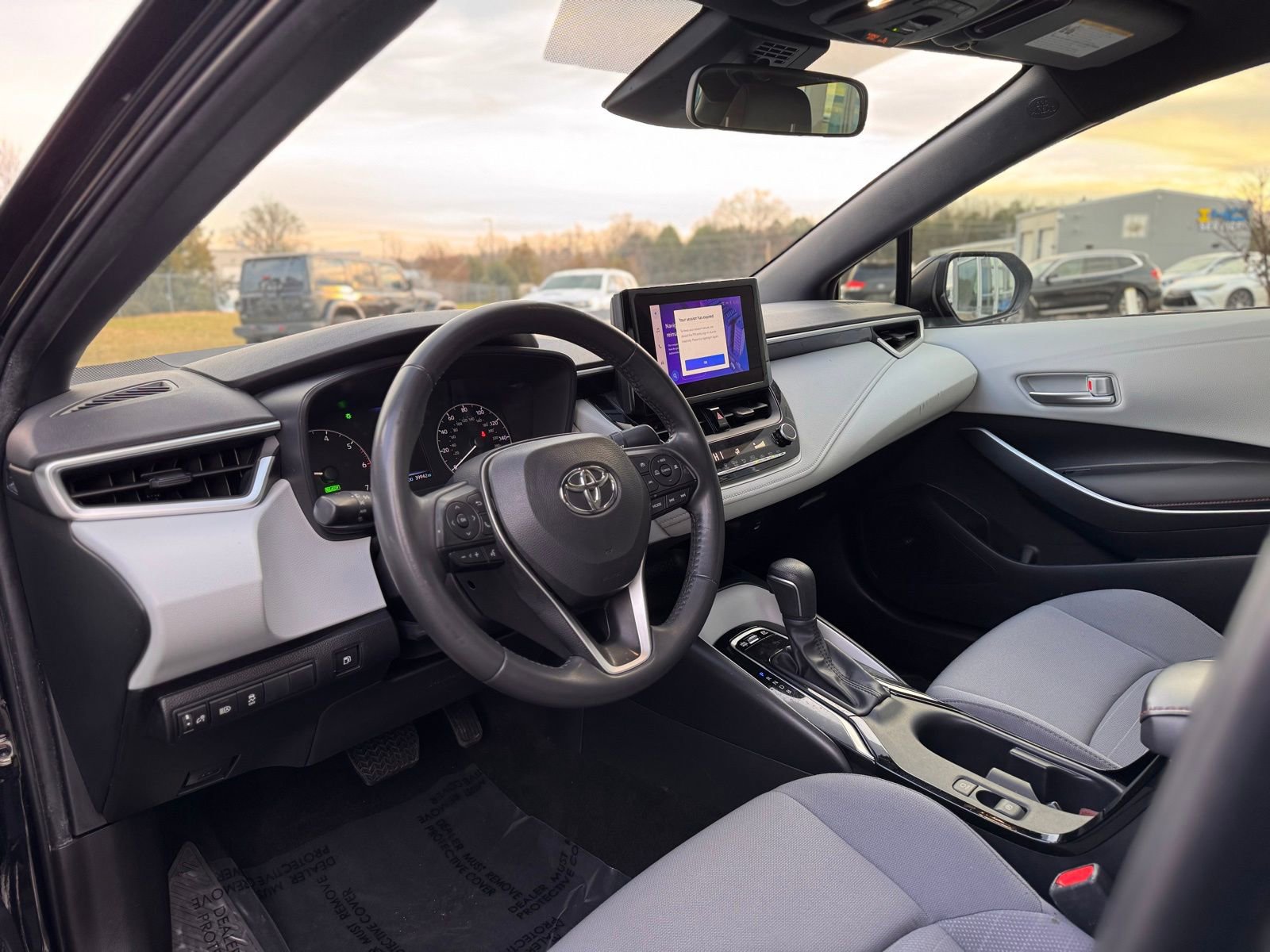 Used 2023 Toyota Corolla SE image 11