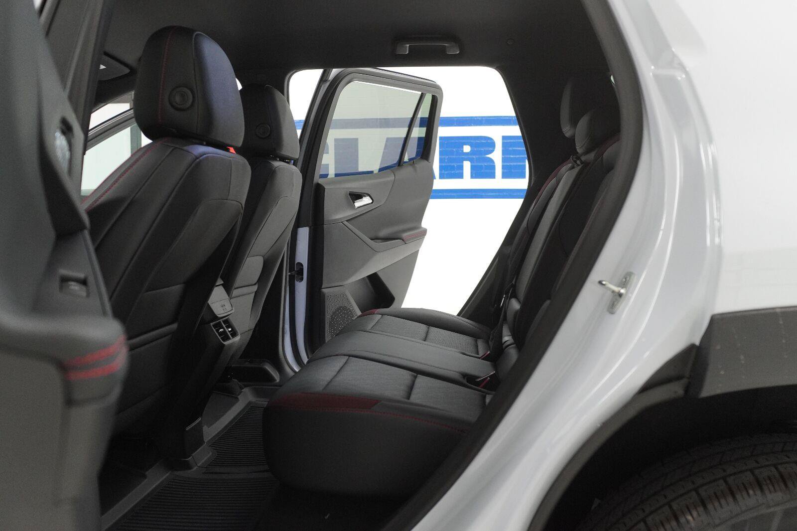 New 2027 Chevrolet Equinox RS w/ LPO, Floor Liner Package FWD image 25