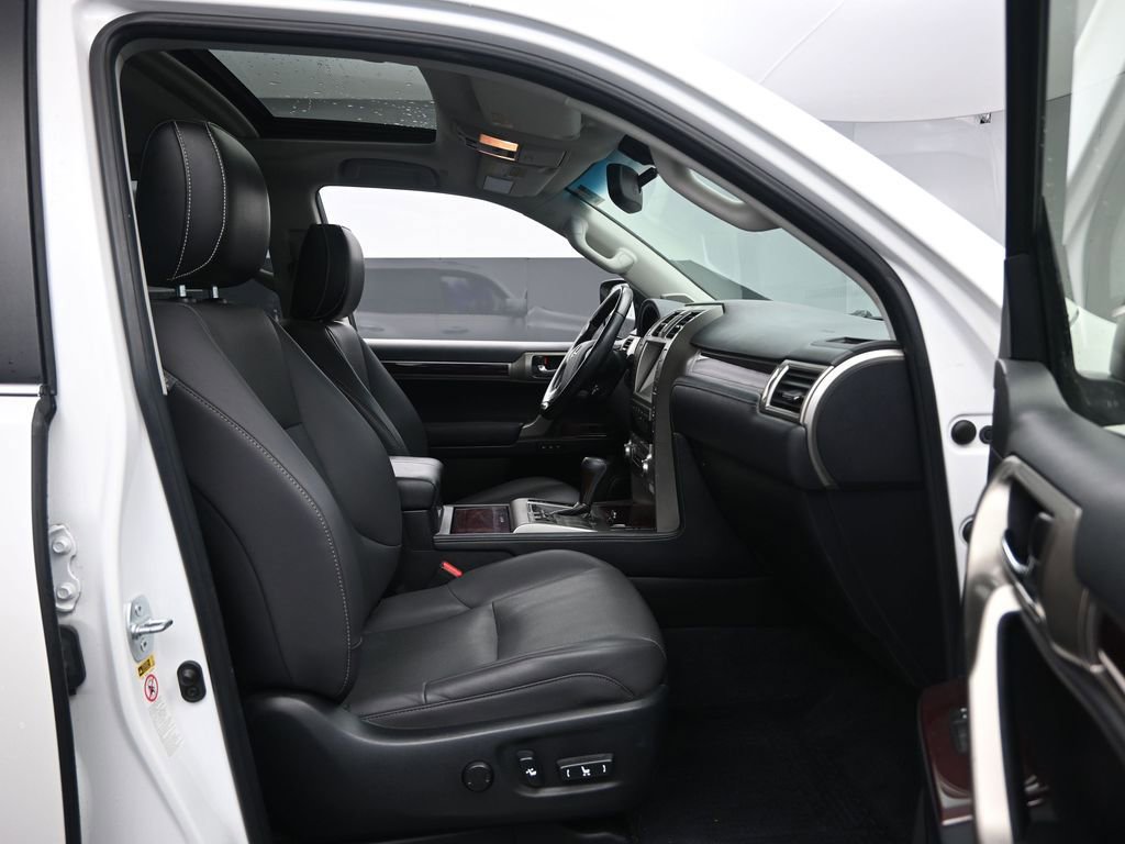 Used 2019 Lexus GX 460 image 31