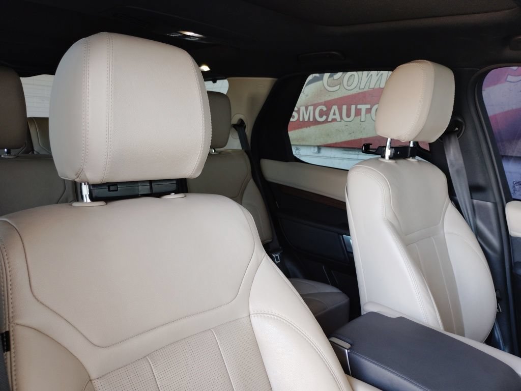 Used 2019 Land Rover Discovery HSE AWD/4WD image 14