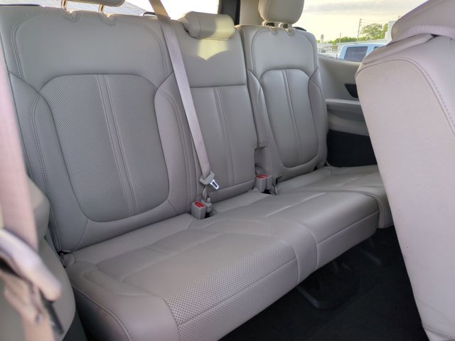 Used 2024 Jeep Wagoneer Series II w/ Flexible Seating Group image 20