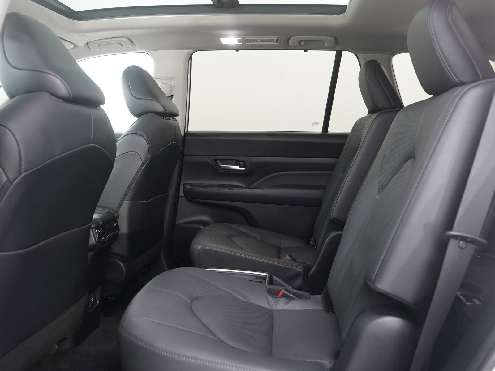 Used 2024 Toyota Grand Highlander Limited image 19