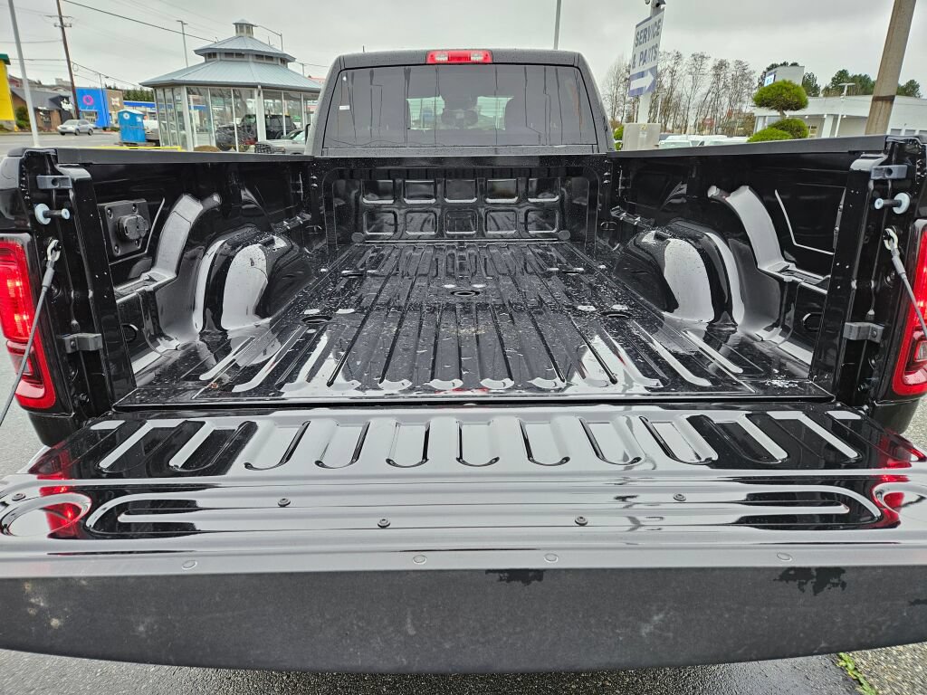 New 2026 RAM 2500 Big Horn AWD/4WD image 12