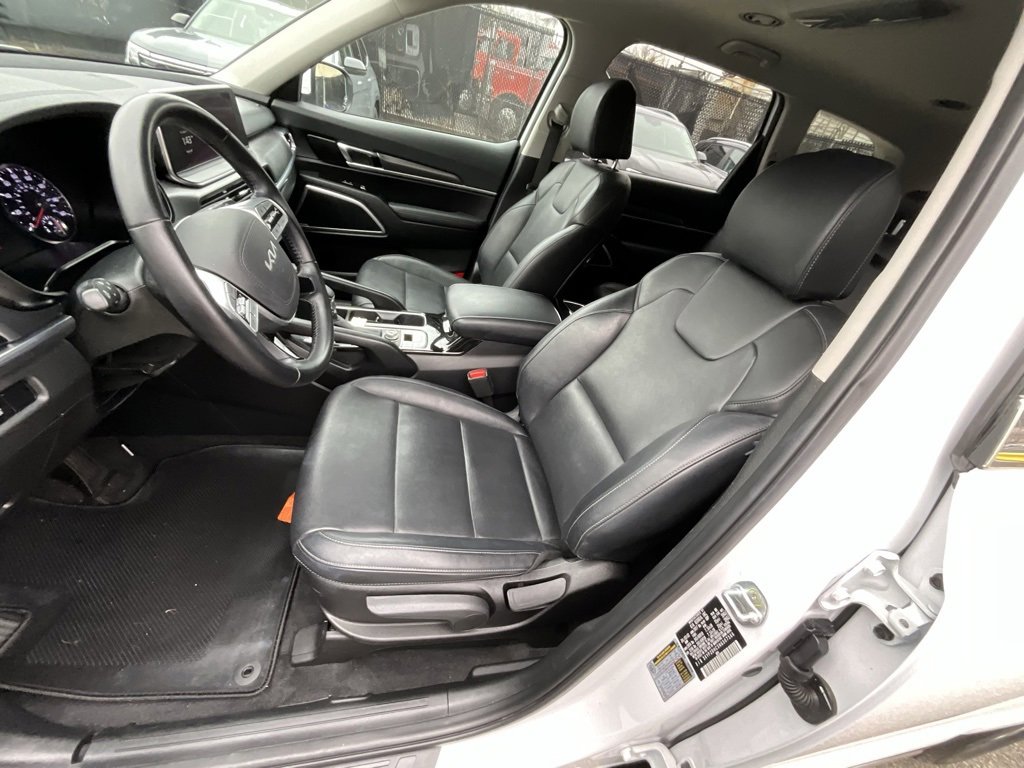 Used 2022 Kia Telluride LX image 9