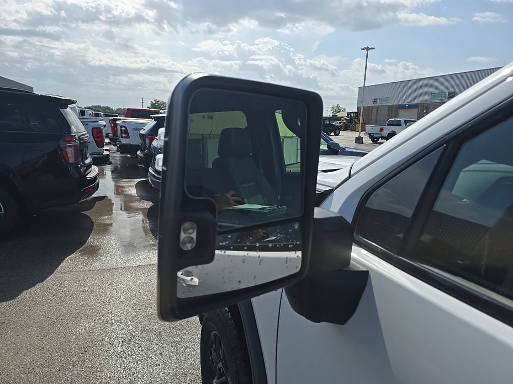 Used 2026 GMC Sierra 2500 AT4 w/ Technology Package AWD/4WD image 7