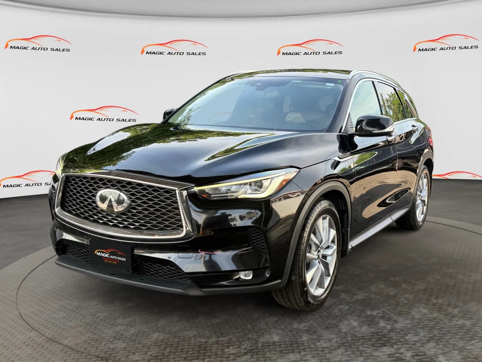 Used 2022 INFINITI QX50 Luxe AWD/4WD image 1