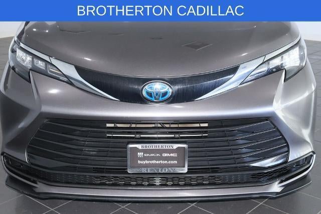 Used 2024 Toyota Sienna LE AWD/4WD image 11
