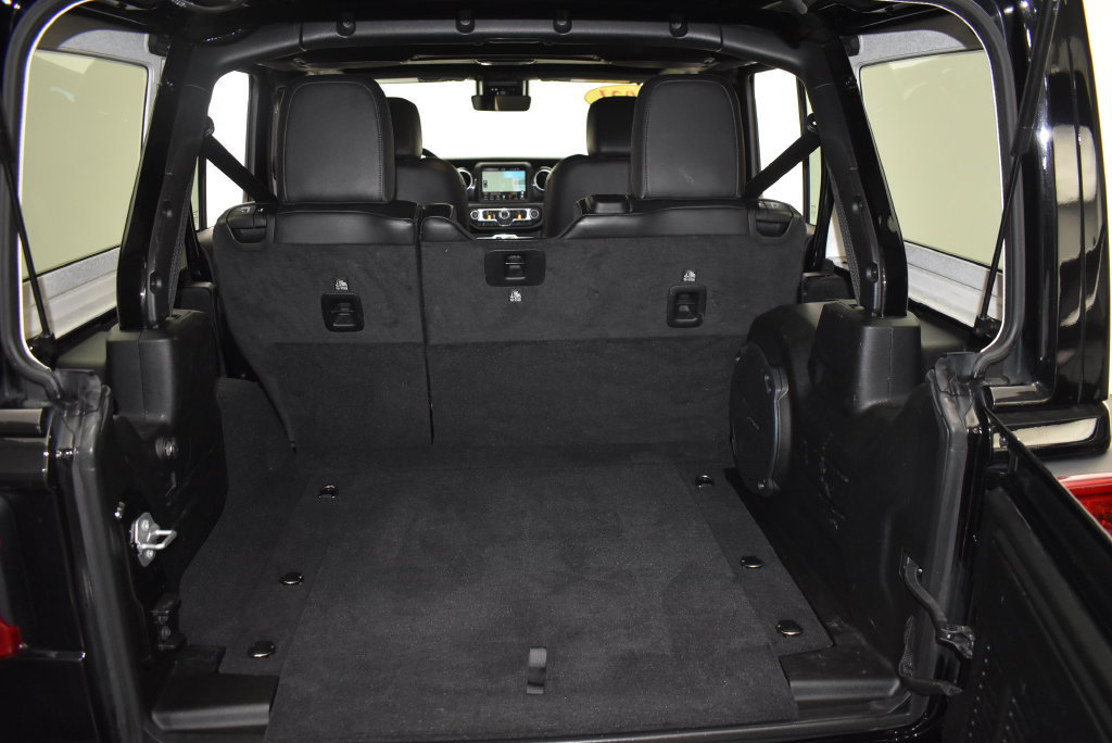 Used 2021 Jeep Wrangler Unlimited Sahara AWD/4WD image 34