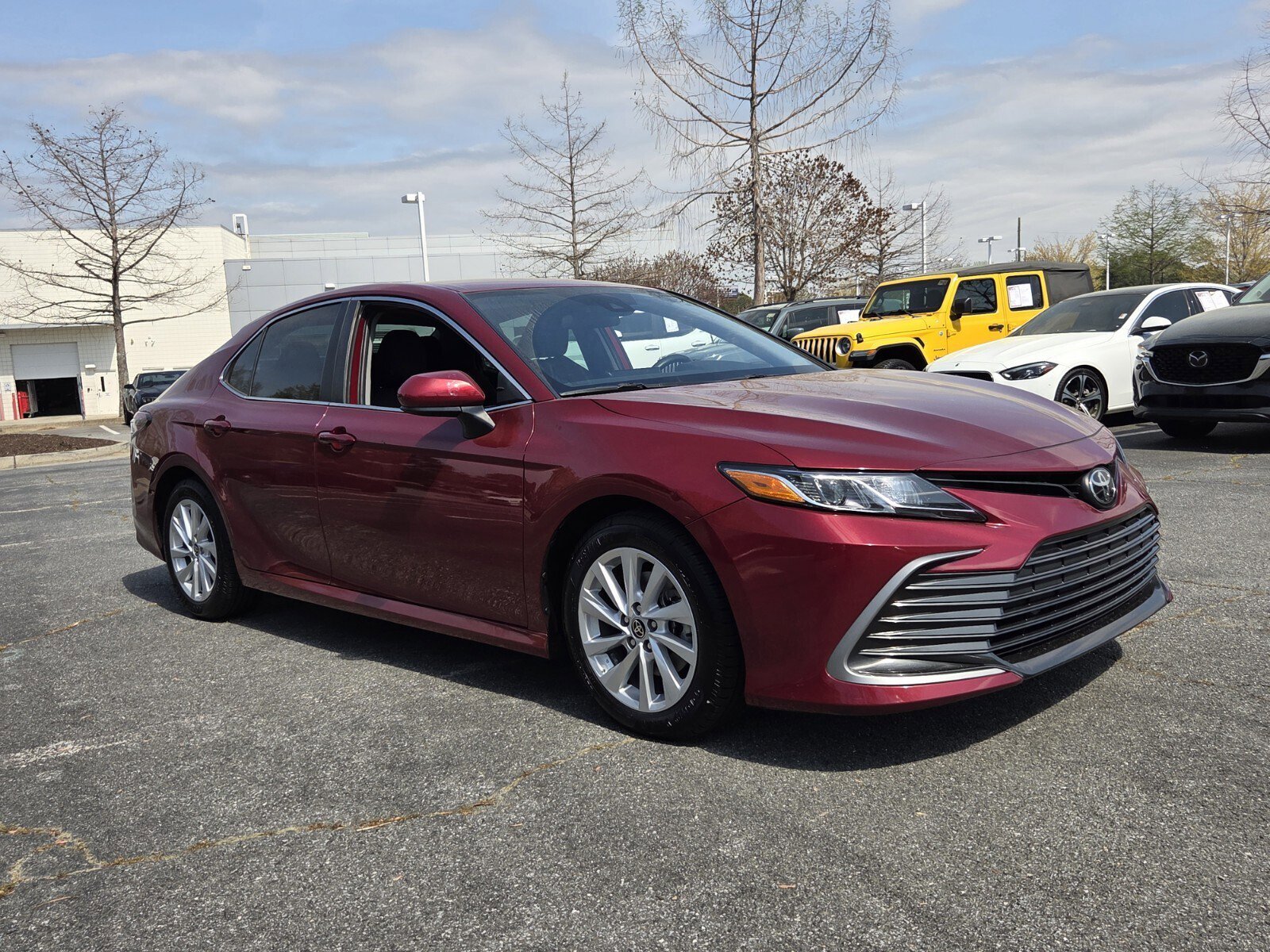 Used 2022 Toyota Camry LE video 1