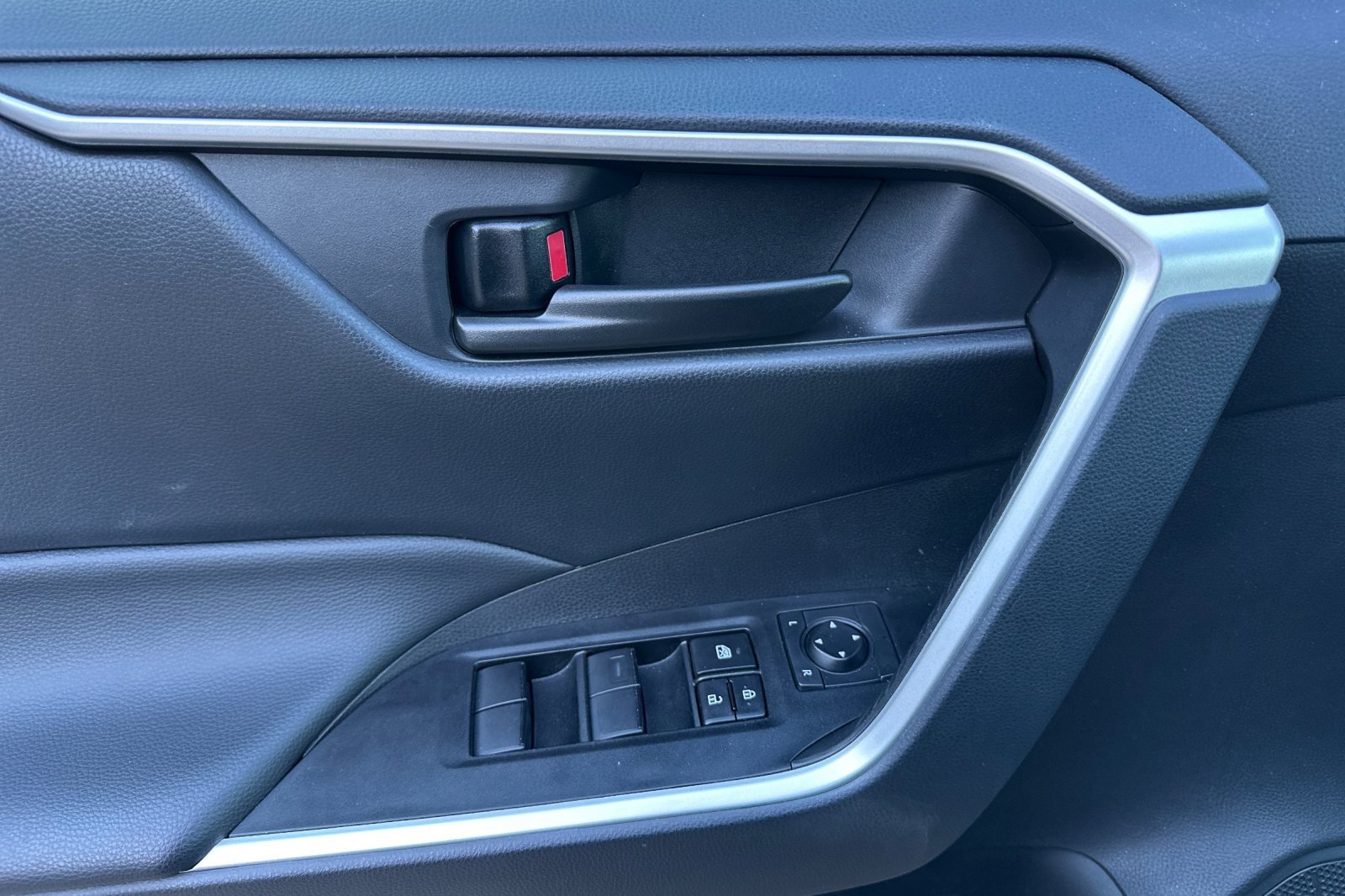 Certified 2024 Toyota RAV4 LE image 17