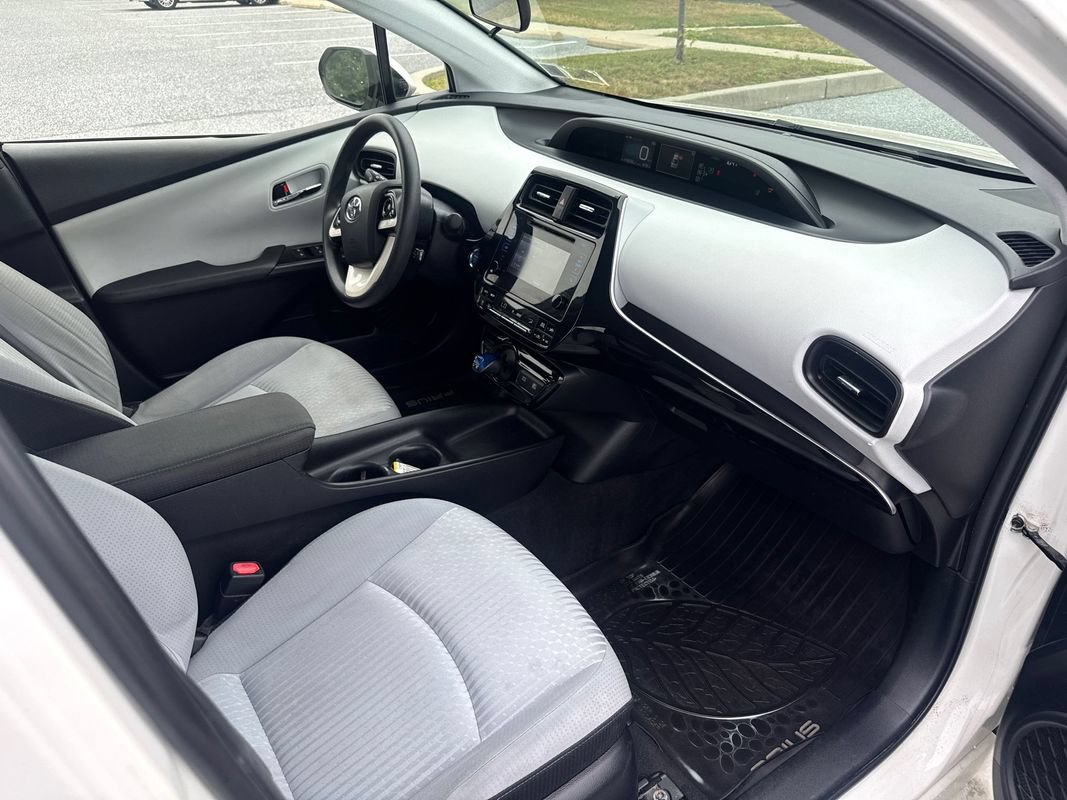 Used 2017 Toyota Prius Two FWD image 14