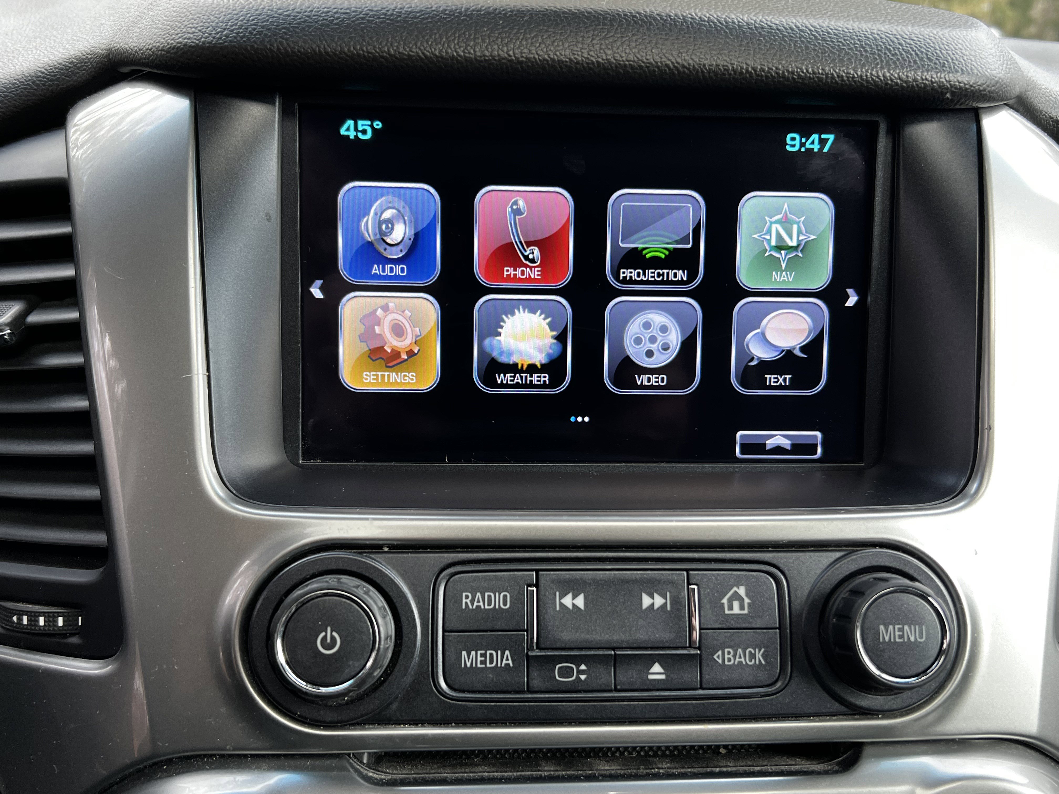 Used 2018 Chevrolet Suburban LT image 28