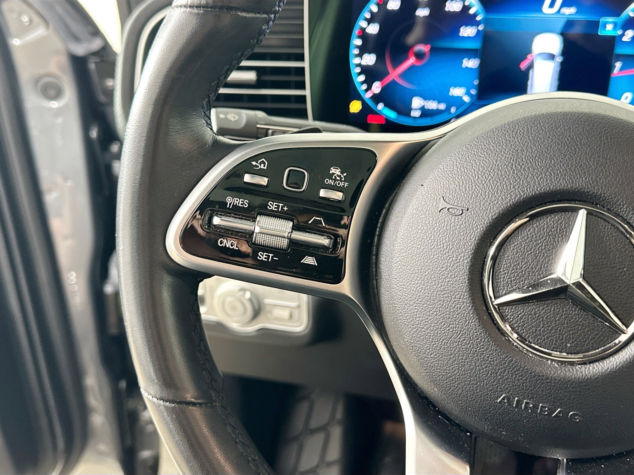 Used 2023 Mercedes-Benz GLS 450 4MATIC image 13