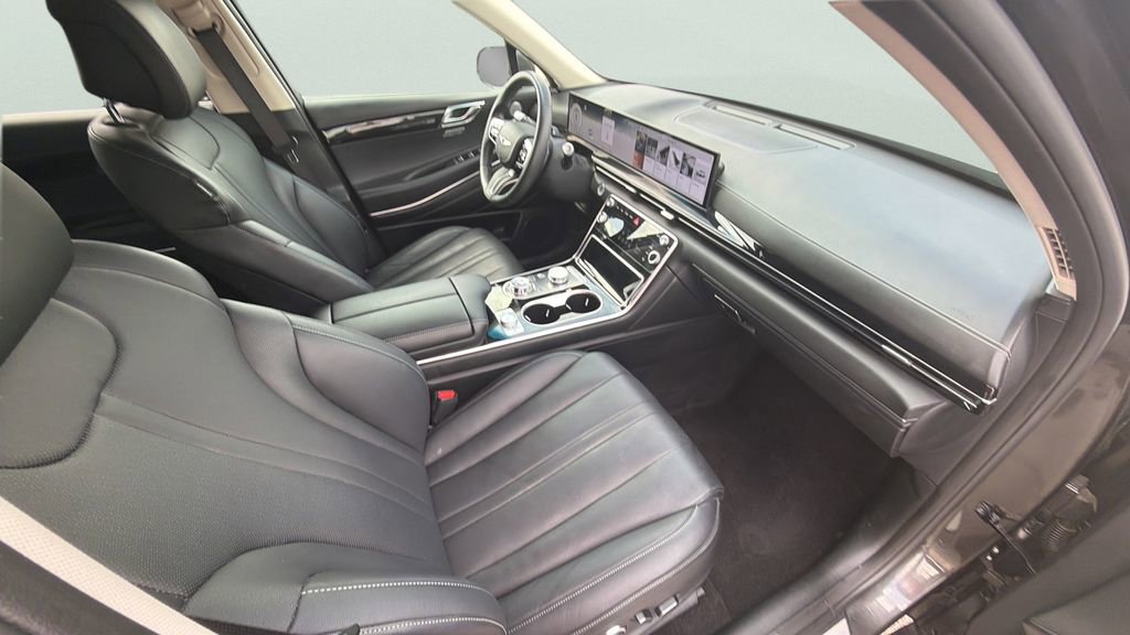 Used 2025 Genesis GV80 2.5T Standard AWD/4WD image 25