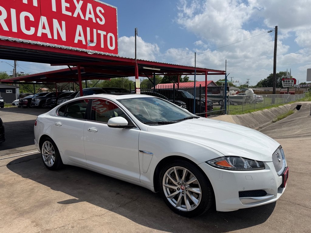Used 2015 Jaguar XF Premium RWD image 10