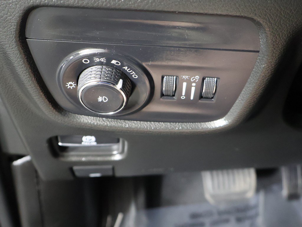 Used 2023 Jeep Grand Cherokee Overland w/ Adv Protech Group III AWD/4WD image 41