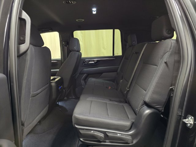 Used 2025 Chevrolet Suburban LS AWD/4WD image 30