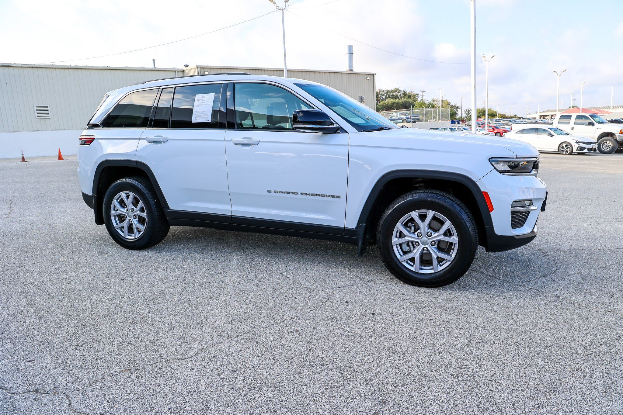 Used 2022 Jeep Grand Cherokee Limited w/ MOPAR Finishing Package RWD image 6