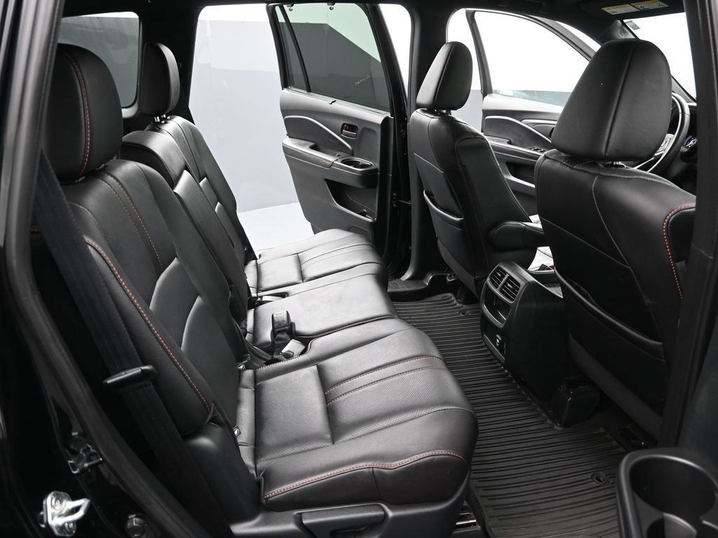 Certified 2023 Honda Passport TrailSport image 32
