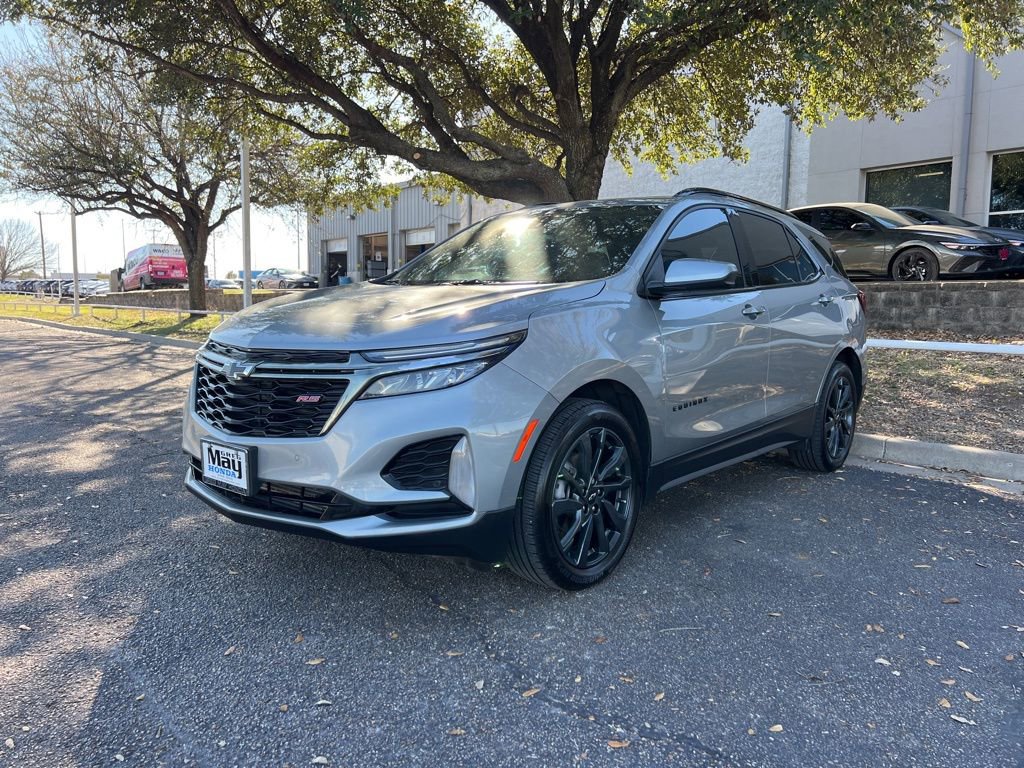 Used 2023 Chevrolet Equinox RS image 3