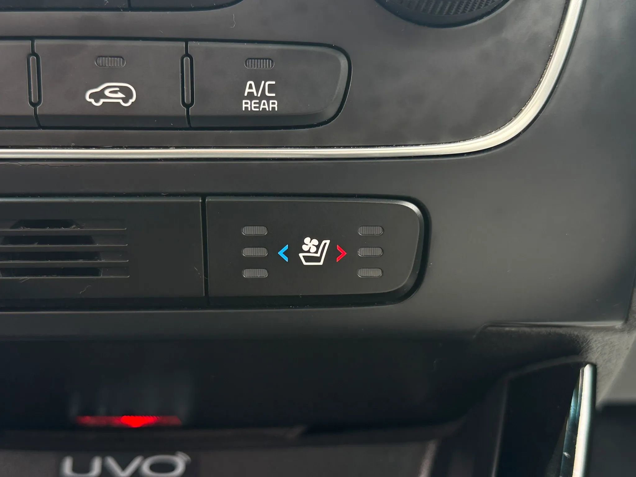 Used 2014 Kia Sorento SX w/ 3rd Row Package AWD/4WD image 32