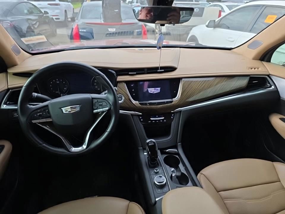 Used 2020 Cadillac XT6 Premium Luxury w/ Platinum Package FWD image 10