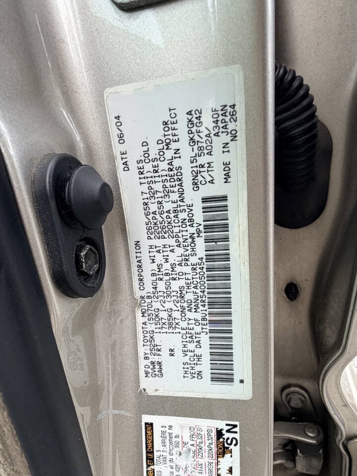 Used 2004 Toyota 4Runner SR5 AWD/4WD image 70