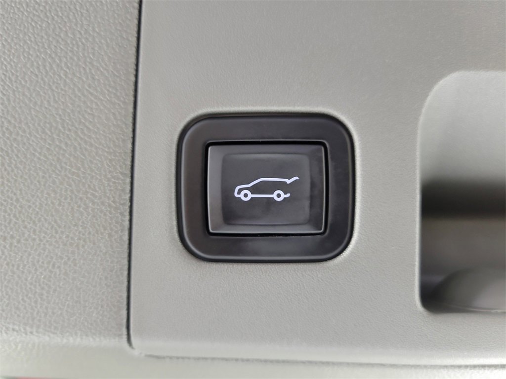 Certified 2023 Cadillac XT5 Premium Luxury w/ Technology Package image 9