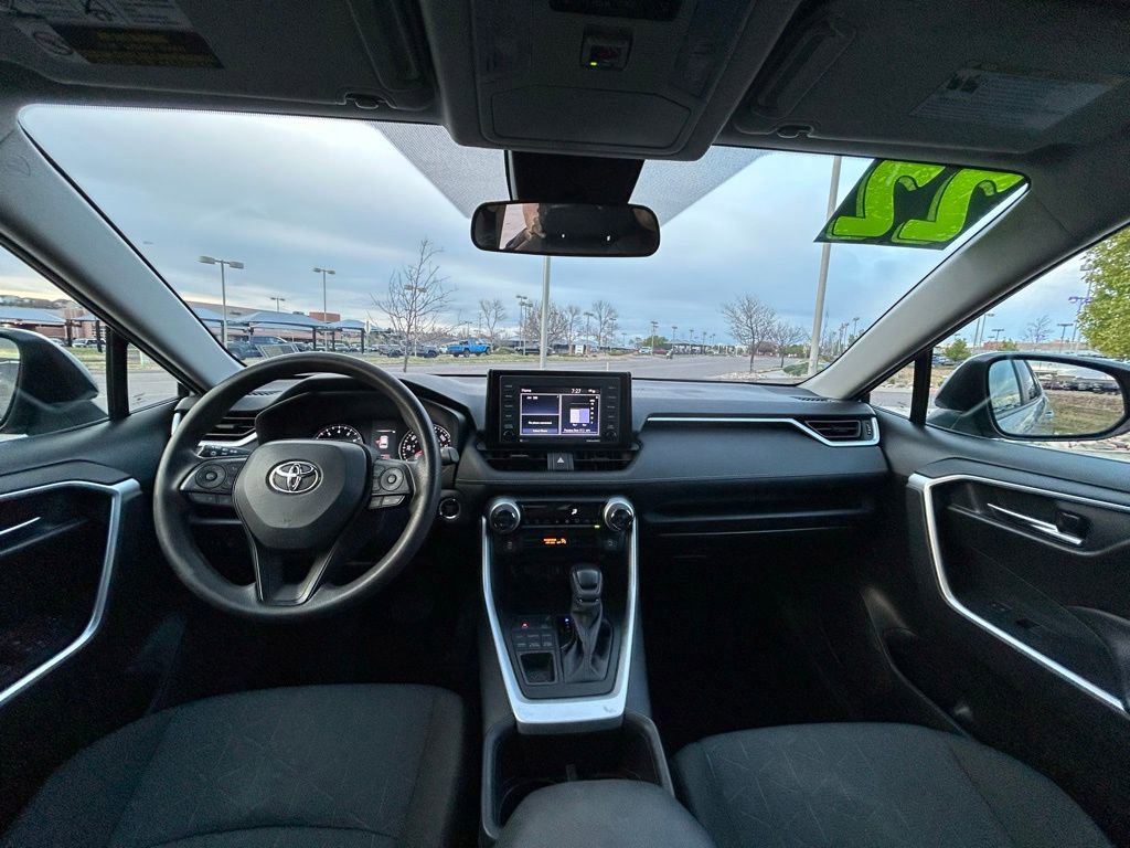 Used 2022 Toyota RAV4 XLE AWD/4WD image 10