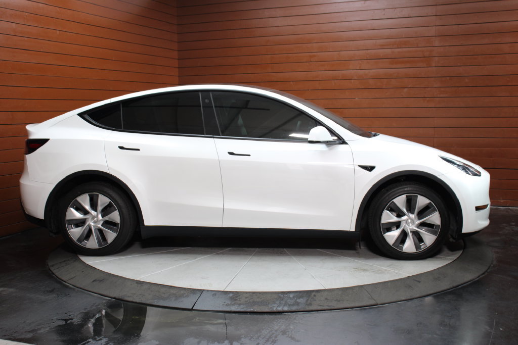 Used 2022 Tesla Model Y Long Range AWD/4WD image 38